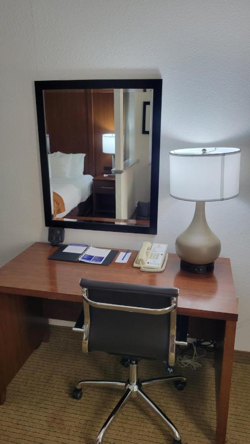 Comfort Suites Cumming-Atlanta Near Northside Hospital Forsyth Eksteriør billede